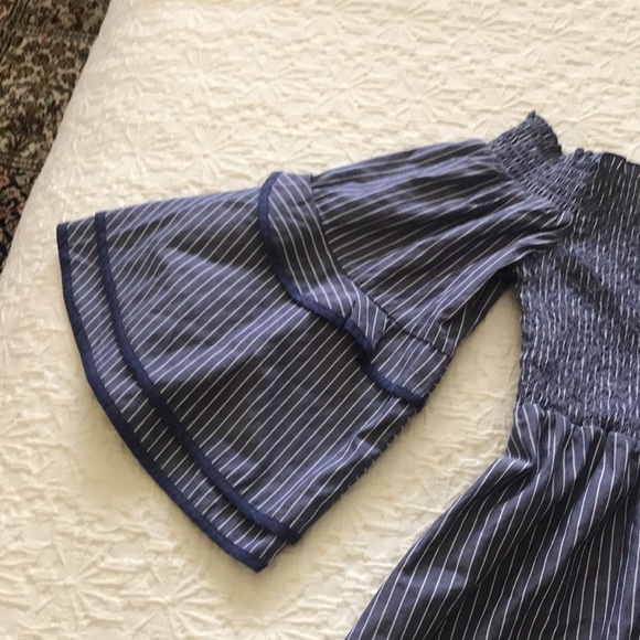 American Eagle | blue and white Off the Shoulder Peasant blouse - Bell sle - Med - Picture 4 of 9